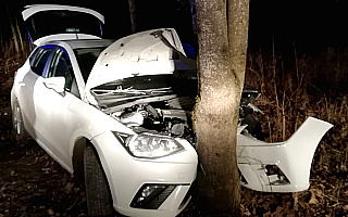 Cztery osoby ranne w wypadku samochodowym w miejscowości Krzywe